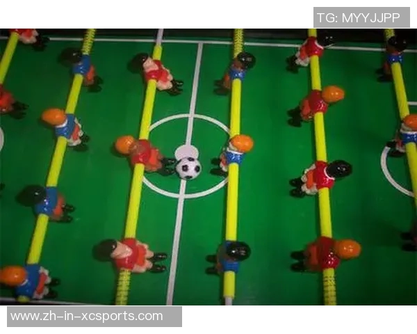 用五彩袜子打造迷你足球球星展现创意与运动激情的新潮玩具 用五彩袜子打造迷你足球球星展现创意与运动激情的新潮玩具